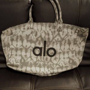 ALO Yoga Boho tote bag